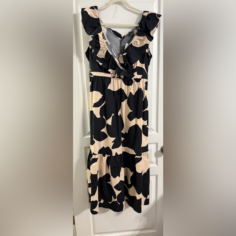 Chic Black and Cream Midi Dress